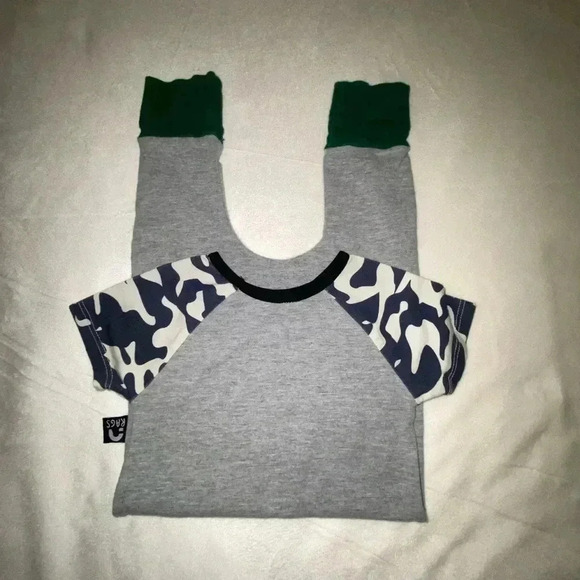 Rags to Raches Military Helmet Short Sleeve Romper in 3-6 Months - Picture 5 of 5